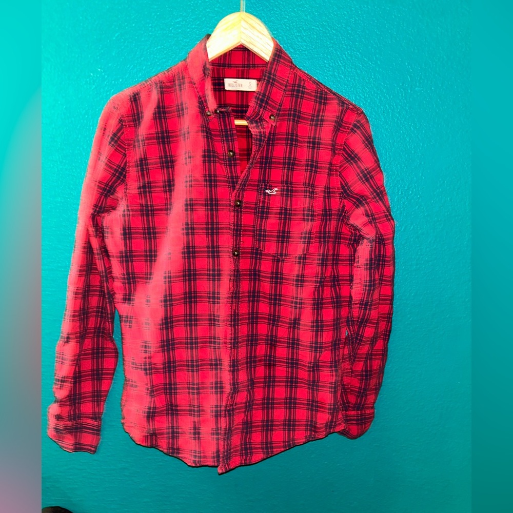 Hollister men’s size small plaid button up shirt size small